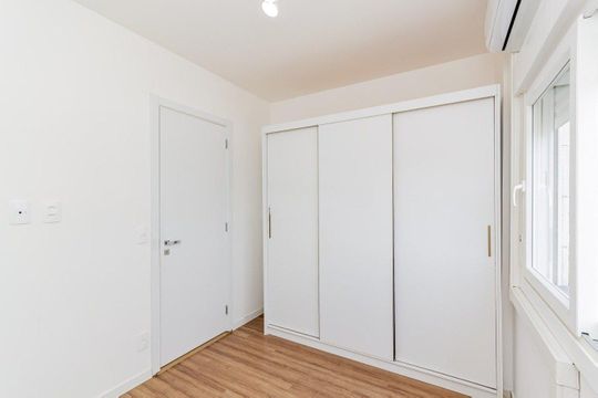 Quarto de apartamento para alugar com 2 quartos, 60m² em Jardim do Salso, Porto Alegre