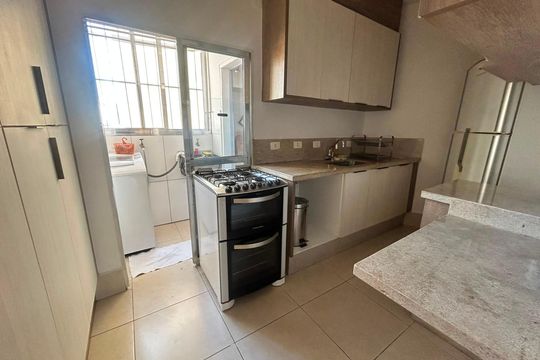 Cozinha de apartamento para alugar com 2 quartos, 67m² em Bela Vista, São Paulo