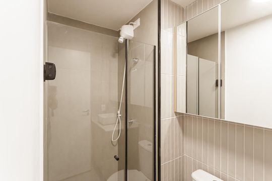 Banheiro da Suíte de apartamento para alugar com 1 quarto, 30m² em Vila Olímpia, São Paulo