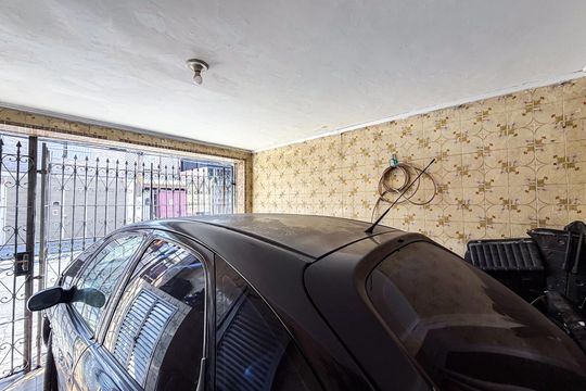 Garagem de casa à venda com 2 quartos, 122m² em Alto do Pari, São Paulo