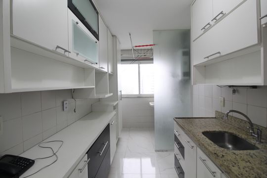 Cozinha de apartamento para alugar com 2 quartos, 78m² em Barra Olímpica, Rio de Janeiro