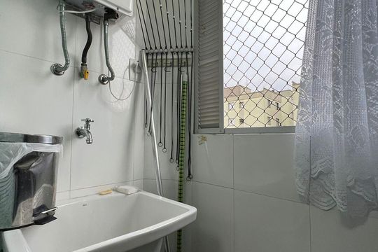 Área de serviço de apartamento para alugar com 3 quartos, 63m² em Paulicéia, São Bernardo do Campo