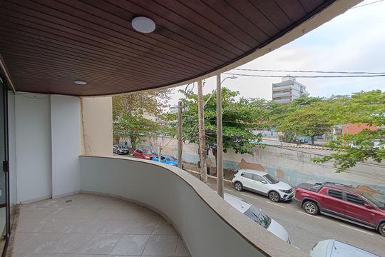 VARANDA DA SALA de apartamento para alugar com 4 quartos, 130m² em Cavaleiros, Macaé