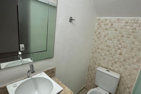 Lavabo de casa para alugar com 2 quartos, 83m² em Parque Bitaru, São Vicente