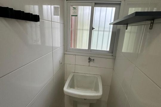 Área de Serviço de casa para alugar com 2 quartos, 83m² em Parque Bitaru, São Vicente