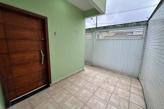 Garagem de casa para alugar com 2 quartos, 83m² em Parque Bitaru, São Vicente