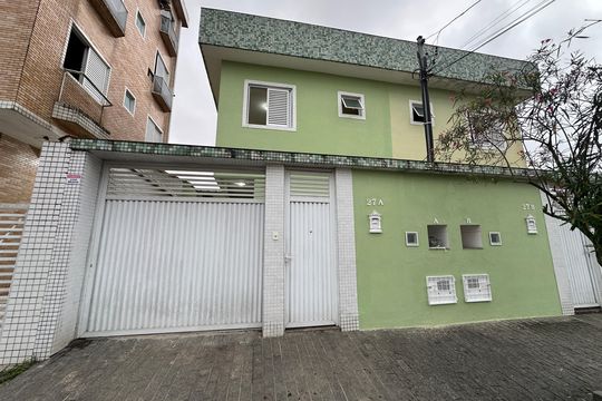 Fachada de casa para alugar com 2 quartos, 83m² em Parque Bitaru, São Vicente