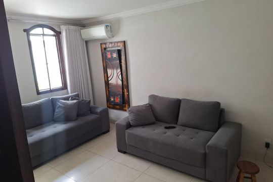 Casa à venda com 3 quartos, 200m² em Carajás, Contagem