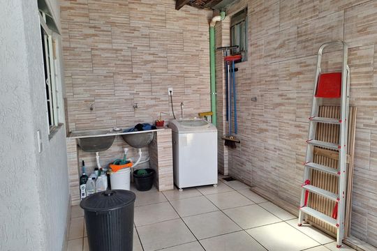 Área de serviço de casa à venda com 3 quartos, 200m² em Carajás, Contagem
