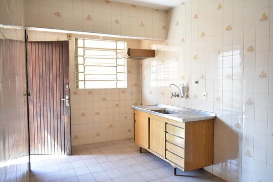 Edícula Cozinha de casa para alugar com 4 quartos, 299m² em São Judas, São Paulo