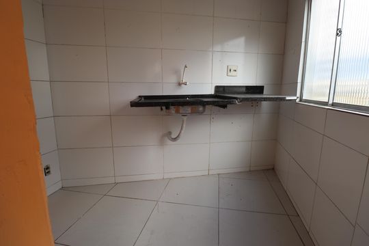 Cozinha de apartamento para alugar com 2 quartos, 70m² em Narandiba, Salvador