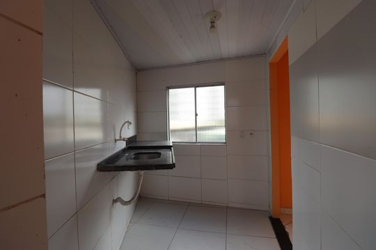 Cozinha de apartamento para alugar com 2 quartos, 70m² em Narandiba, Salvador