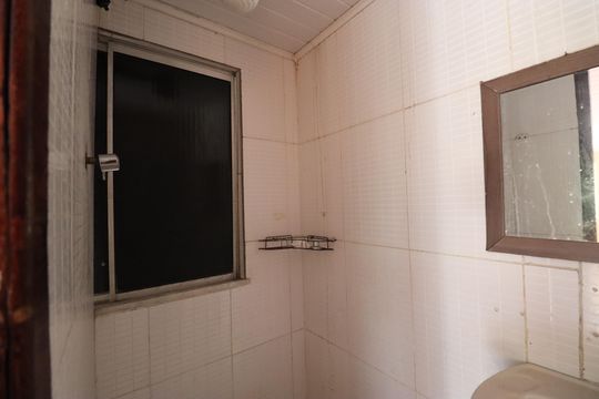 Banheiro de apartamento para alugar com 2 quartos, 70m² em Narandiba, Salvador