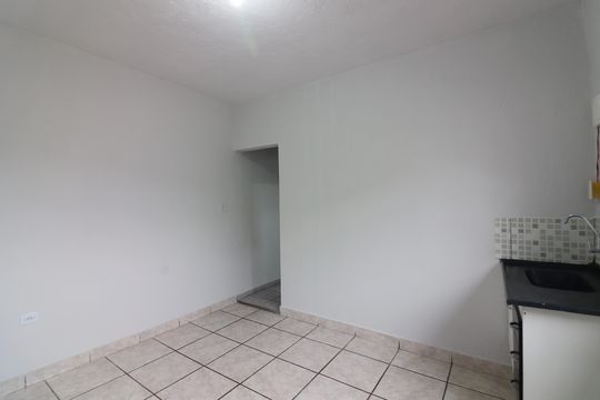 Quarto/Cozinha  de kitnet/studio para alugar com 1 quarto, 18m² em Dos Casa, São Bernardo do Campo