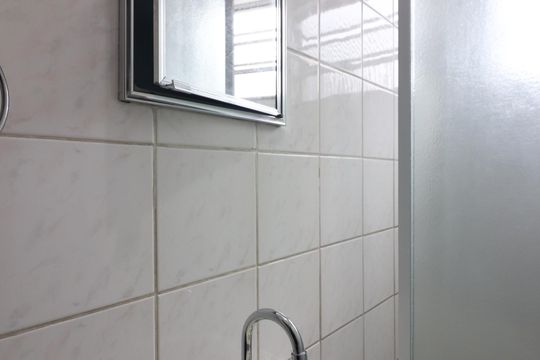 Banheiro Social de kitnet/studio para alugar com 1 quarto, 18m² em Dos Casa, São Bernardo do Campo