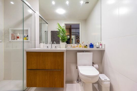 Banheiro de apartamento à venda com 1 quarto, 42m² em Perdizes, São Paulo