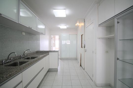 Cozinha de apartamento à venda com 3 quartos, 161m² em Vila Progredior, São Paulo