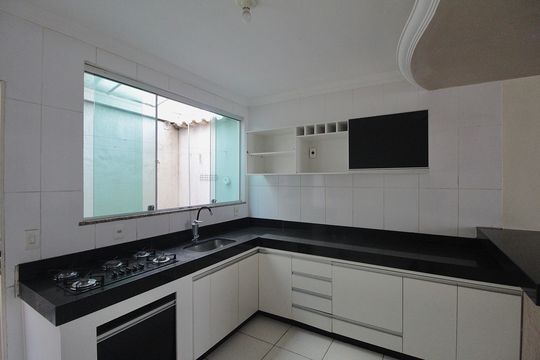 Cozinha de casa de condomínio para alugar com 2 quartos, 63m² em Vila Jardim Leblon, Belo Horizonte
