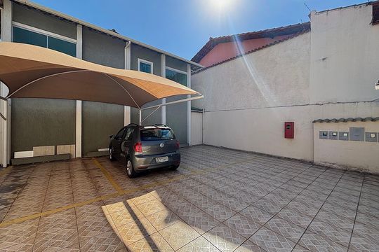 Garagem de casa de condomínio para alugar com 2 quartos, 63m² em Vila Jardim Leblon, Belo Horizonte