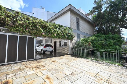 Garagem de casa à venda com 4 quartos, 317m² em Morumbi, São Paulo