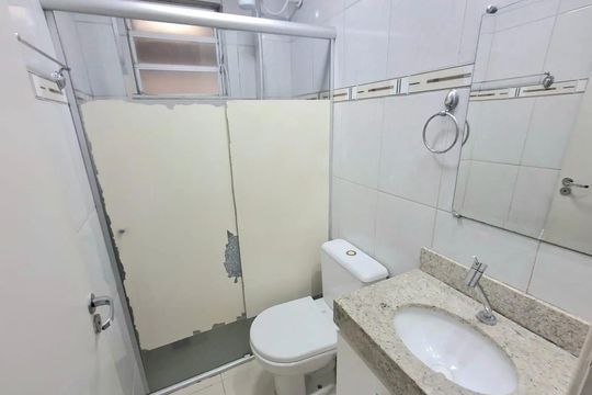 Banheiro de apartamento para alugar com 2 quartos, 60m² em Dom Cabral, Belo Horizonte