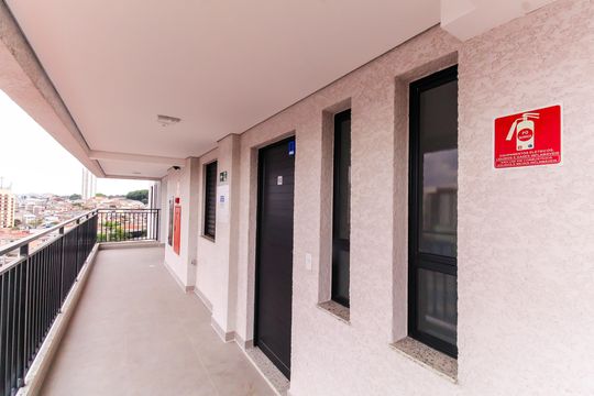 Porta de apartamento para alugar com 2 quartos, 40m² em Vila Canero, São Paulo