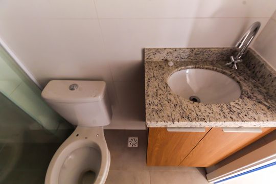 Banheiro de apartamento para alugar com 2 quartos, 40m² em Vila Canero, São Paulo