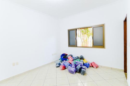 Quarto 1 de casa para alugar com 4 quartos, 250m² em Vila Galvão, Guarulhos