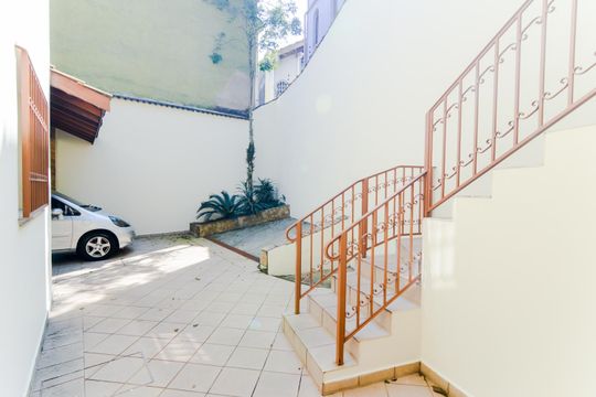 Área externa de casa para alugar com 4 quartos, 250m² em Vila Galvão, Guarulhos