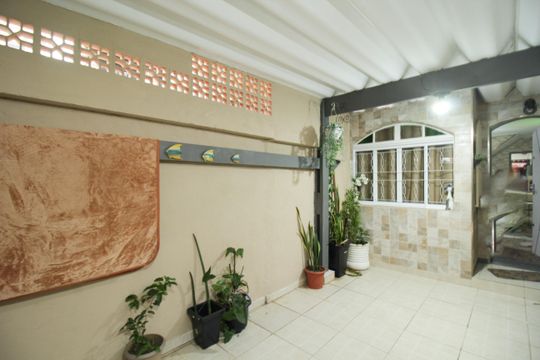 Garagem de casa à venda com 2 quartos, 125m² em Jardim Mariliza, São Paulo