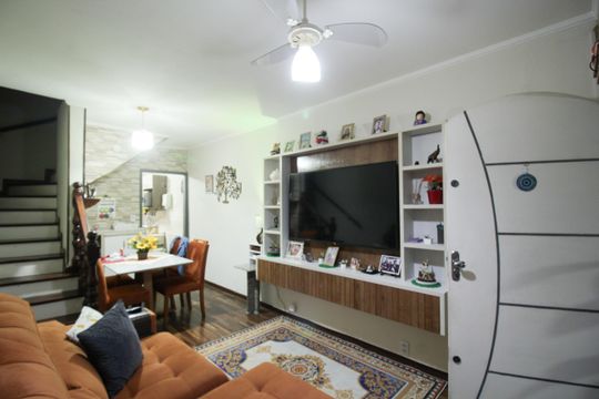 Casa à venda com 2 quartos, 125m² em Jardim Mariliza, São Paulo
