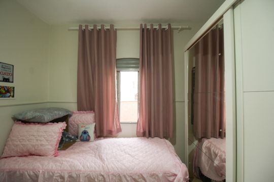 Quarto 1 de casa à venda com 2 quartos, 125m² em Jardim Mariliza, São Paulo