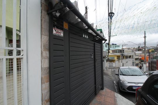 Fachada de casa à venda com 2 quartos, 125m² em Jardim Mariliza, São Paulo