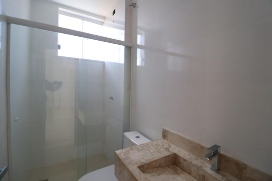 Banheiro Social de apartamento para alugar com 2 quartos, 80m² em Jardim Ipanema, Uberlândia