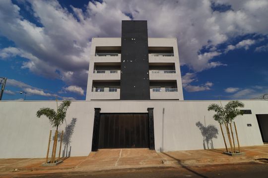 Fachada de apartamento para alugar com 2 quartos, 80m² em Jardim Ipanema, Uberlândia