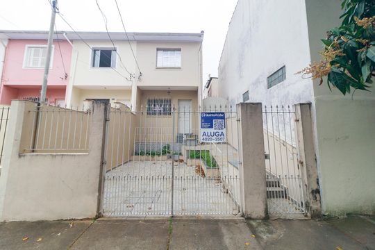 Fachada de casa à venda com 2 quartos, 125m² em Jardim Aeroporto, São Paulo