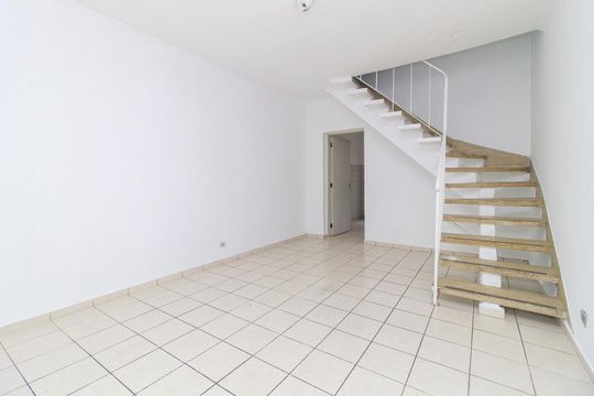 Sala de casa à venda com 2 quartos, 125m² em Jardim Aeroporto, São Paulo
