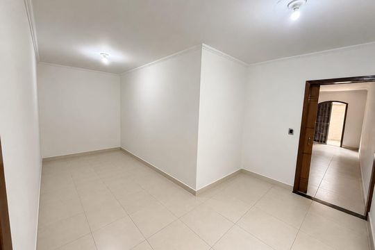 Sala de casa à venda com 3 quartos, 160m² em Jardim Presidente Dutra, Guarulhos