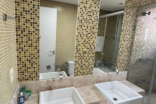 Banheiro de apartamento à venda com 3 quartos, 128m² em Vila Mariana, São Paulo