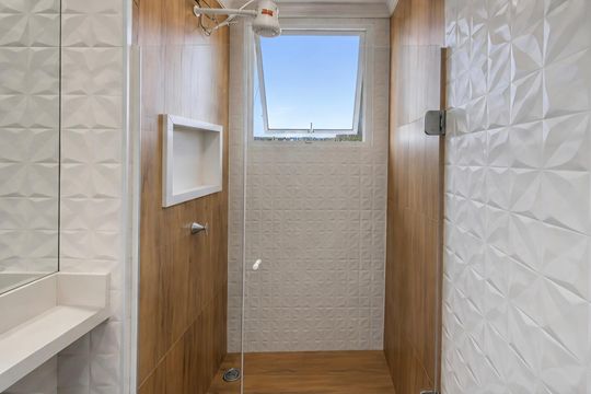 Banheiro de casa de condomínio para alugar com 2 quartos, 43m² em Vila Jaraguá, São Paulo
