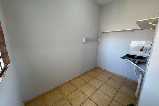 Área de Serviço de apartamento para alugar com 2 quartos, 130m² em Conjunto 13, Brasília