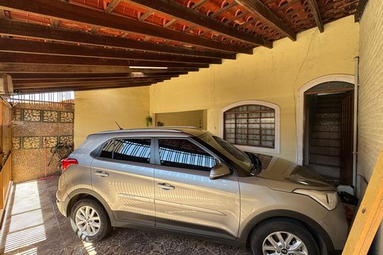 Garagem de apartamento para alugar com 2 quartos, 130m² em Conjunto 13, Brasília