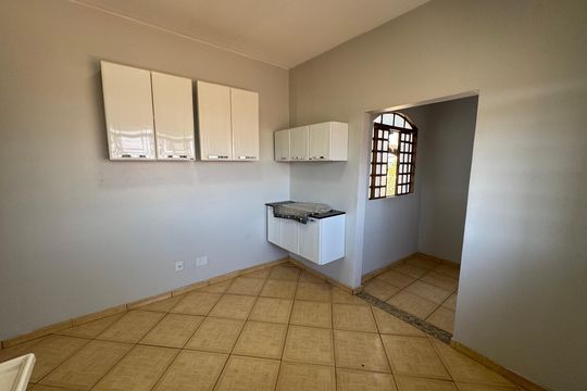 Cozinha de apartamento para alugar com 2 quartos, 130m² em Conjunto 13, Brasília
