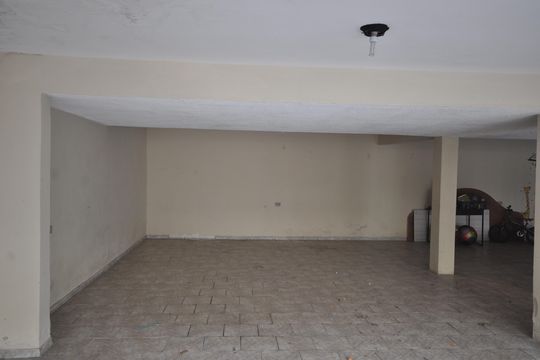 Garagem de casa à venda com 2 quartos, 142m² em Jardim Japao, São Paulo