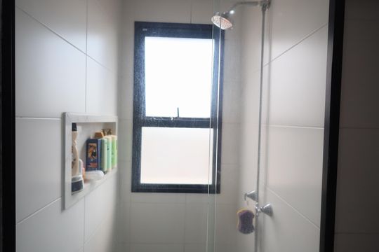 Banheiro de apartamento para alugar com 2 quartos, 50m² em Presidente Altino, Osasco