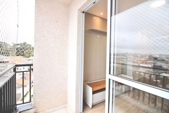 Varanda  de apartamento para alugar com 2 quartos, 49m² em Cidade Kemel, Ferraz de Vasconcelos