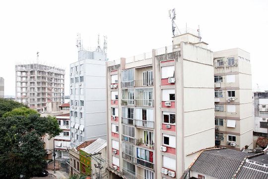 Sala Vista de apartamento à venda com 1 quarto, 49m² em Centro Histórico, Porto Alegre