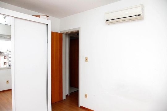 Quarto de apartamento à venda com 1 quarto, 49m² em Centro Histórico, Porto Alegre