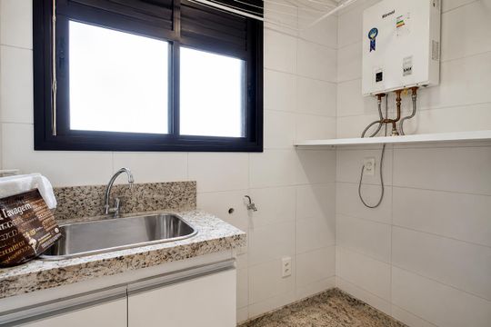 Área de serviço de apartamento à venda com 3 quartos, 117m² em Mansões Santo Antônio, Campinas