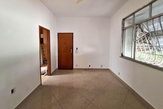 Sala de apartamento para alugar com 2 quartos, 50m² em Cubango, Niterói